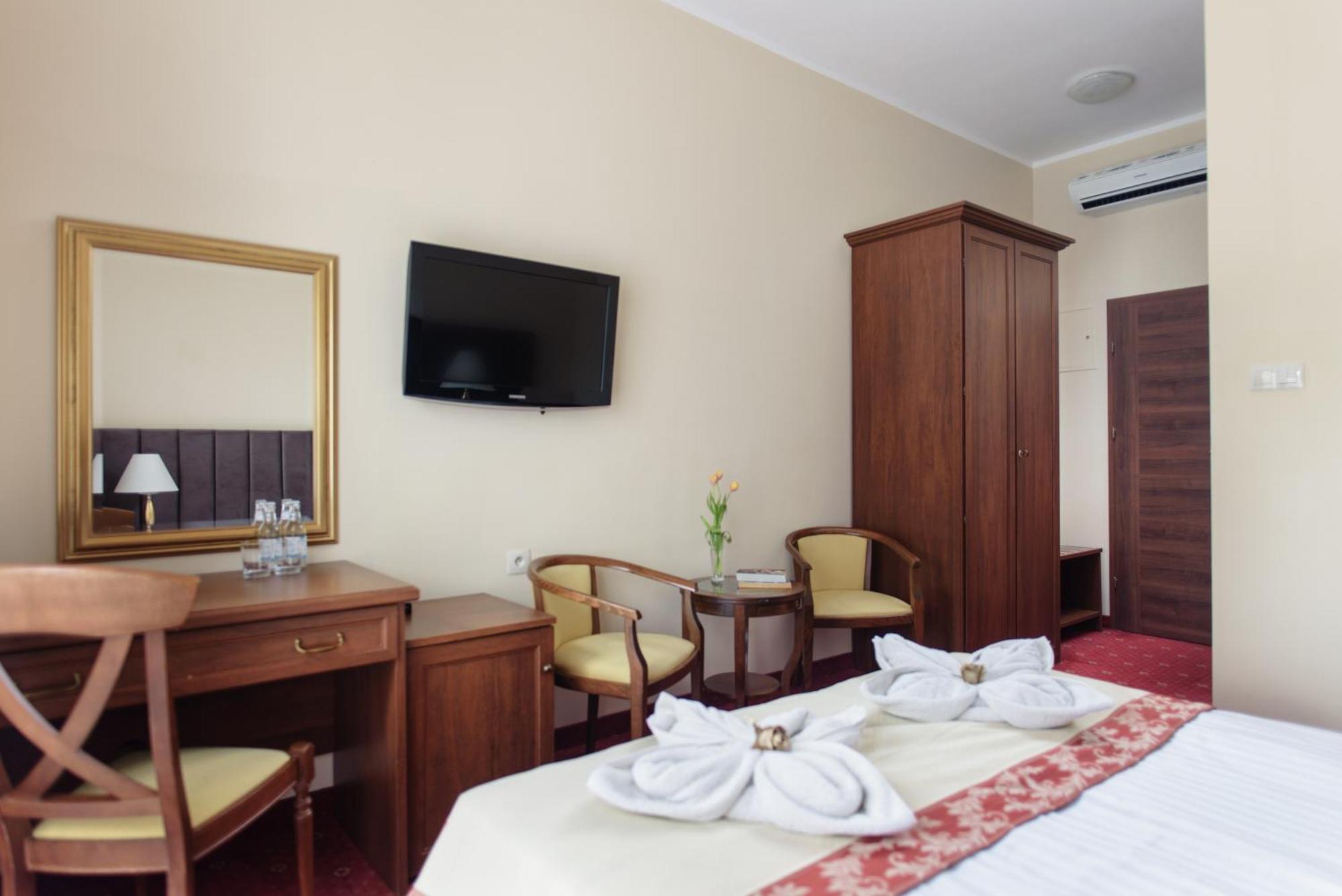 Lila Medical Spa Цехоцинек Экстерьер фото